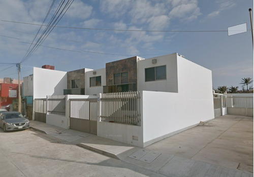 Venta De Casa  En C. Manlio Fabio Altamirano 3207, Guadalupe Victoria, Coatzacoalcos, Veracruz, México