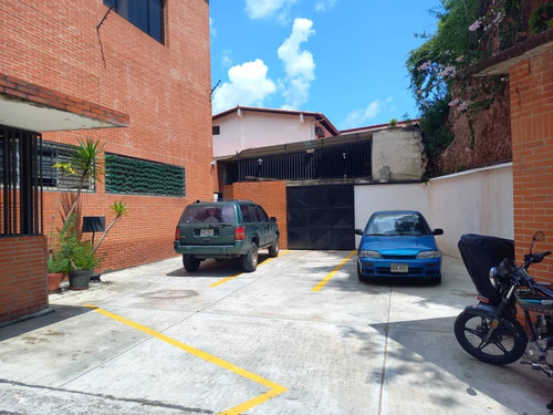Venta Excelente Fondo De Comercio De Panadería Ubicada En Colinas De Bello Monte. Inf. Ma. Fda. Varela
