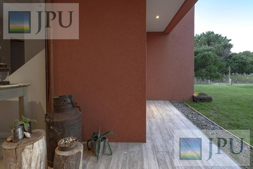 Imagen 8 de 30 de Casa En Venta - Costa Esmeralda - Residencial