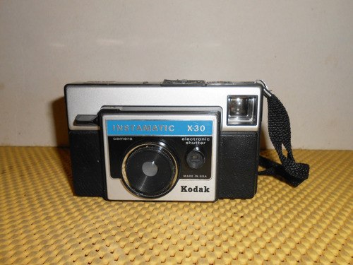 Camara Kodak Instamatic X-30 Electronic Shutter (01)