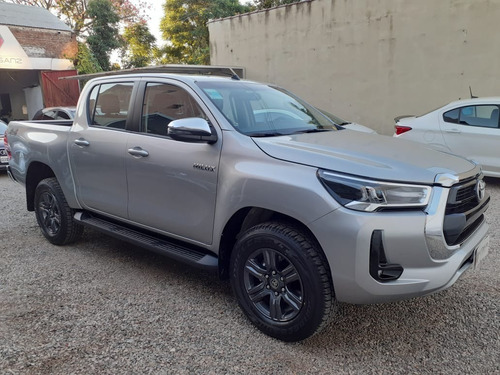 Imagen 3 de 13 de Toyota Hilux 2.8 Cd Srv 177cv 4x4 At 2022 0 Km -en Stock-
