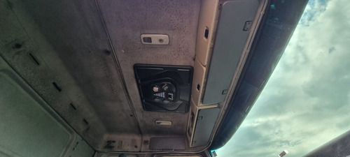 Imagem 13 de 15 de Volvo Fh12 380 2005/05 4x2 1482646km (8797)