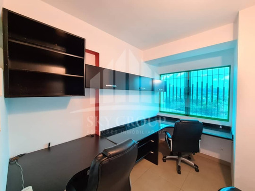 Imagen 13 de 16 de Apartamento Duplex En Las Chimeneas, Res. Holiday Palace Ii Carlos Tona Cod: Lema-703