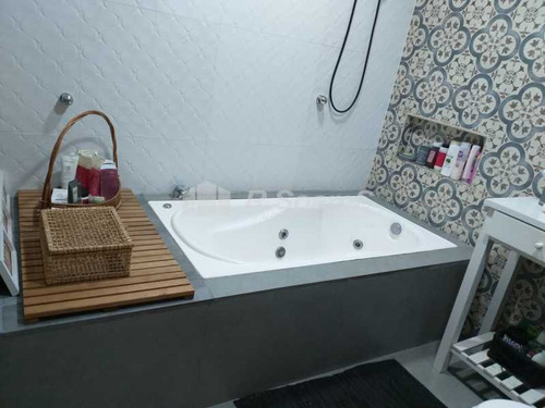 Imagem 5 de 15 de Linda Casa 4 Dormitórios Em Padre Miguel. - Vvca40058