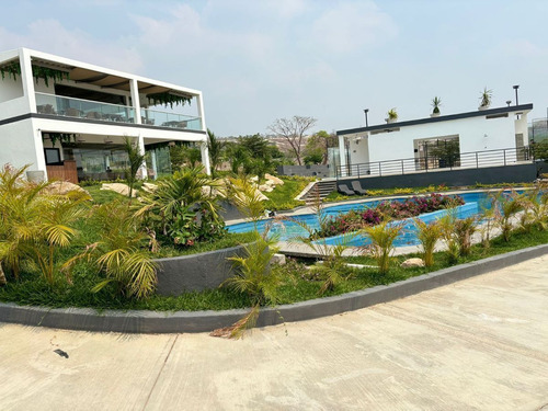 Lote Residencial En Fracc. Oasis Frente A Casa Club