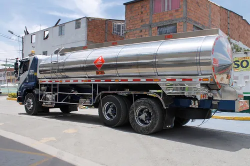 Camión Chevrolet Tanque Fvz Modelo 2020