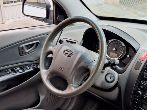 Hyundai Tucson 2.0 MPFI GLS 16V 143CV 2WD GASOLINA 4P AUTOMÁTICO