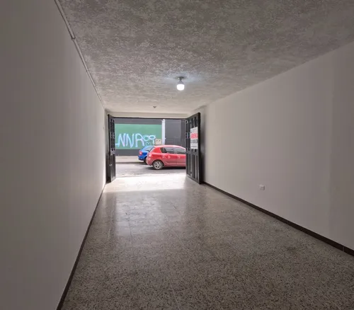 Arriendo Local Comercial Con Bodegaje Y/o Oficinas Prado Veraniego Norte Bogota.