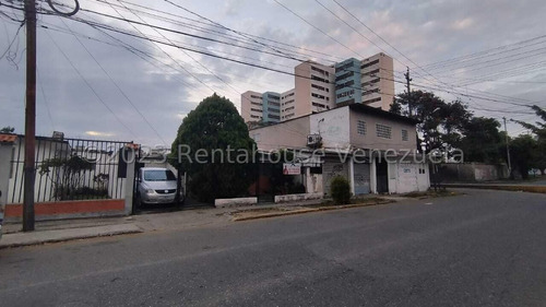  *al/   Casa Remodelada Con 1 Local En Venta Fundalara Barquisimeto  Lara, Venezuela, Arnaldo López / 4 Dormitorios  2 Baños  275 M² 