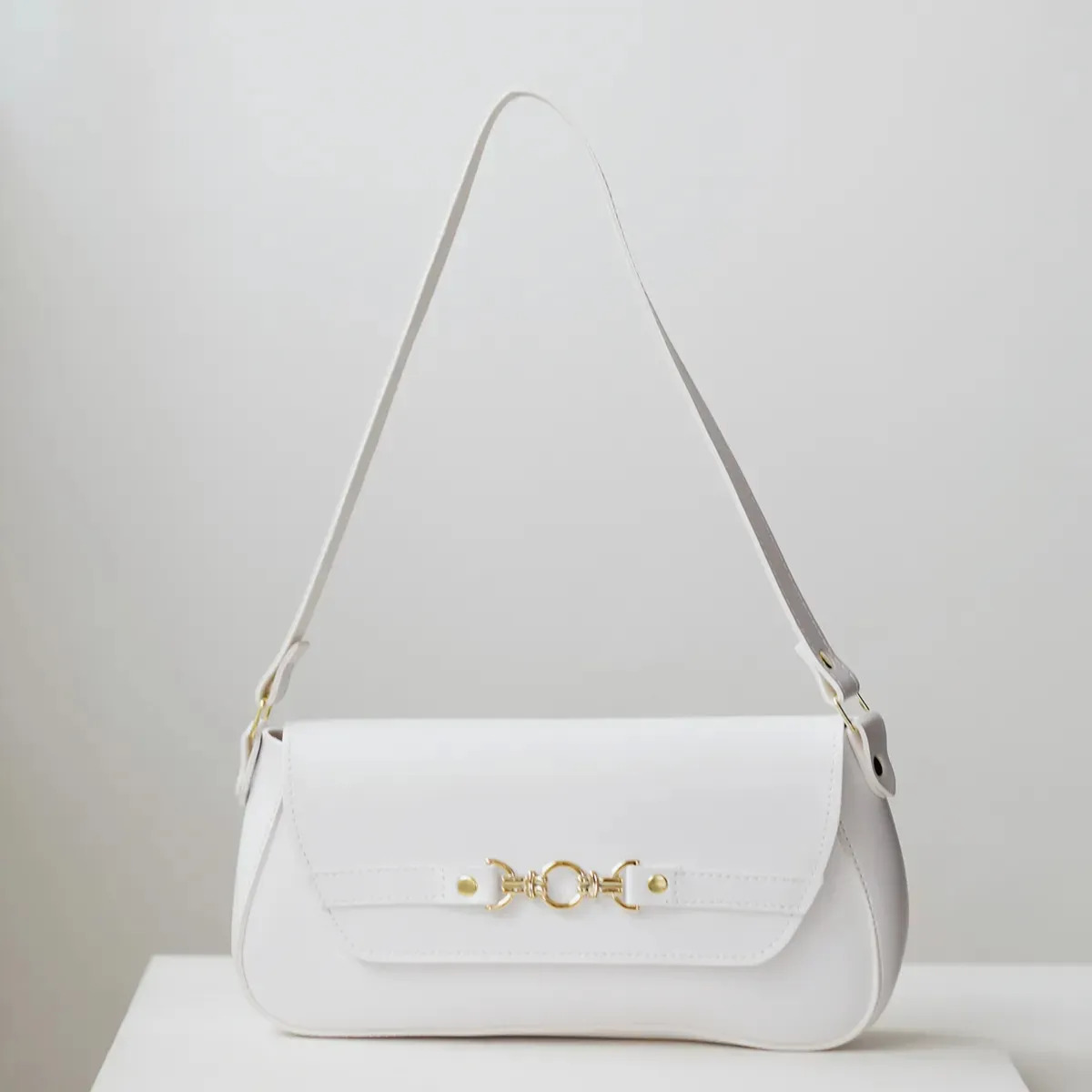 Bolsa De Ombro Baguete Tiracolo Média Feminina Casual Cor Branco