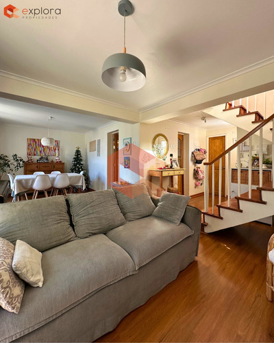 Casa En Venta Sector Las Rosas, Viña Del Mar, 4d 3b 2e