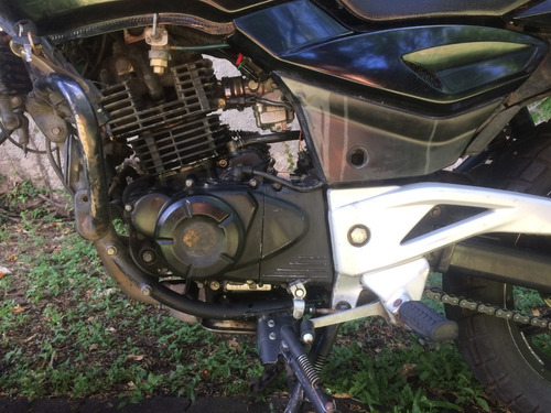 Bajaj Rouser 220f