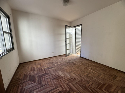 Venta Departamento Alberdi, Dos Dorm, Un Baño, Amplio Balcon
