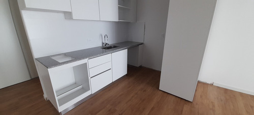 Imagen 2 de 13 de Moderno 2 Amb A Estrenar Con Balcón