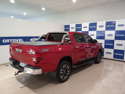 Toyota Hilux 2.8 D-4D TURBO DIESEL CD SRX 4X4 AUTOMÁTICO