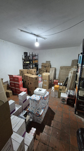 Alquiler De Depósito Con Oficinas - Excelentes Condiciones Ubicado A Pocas Cuadras Del Acceso Tigre - Superficie 675 M2