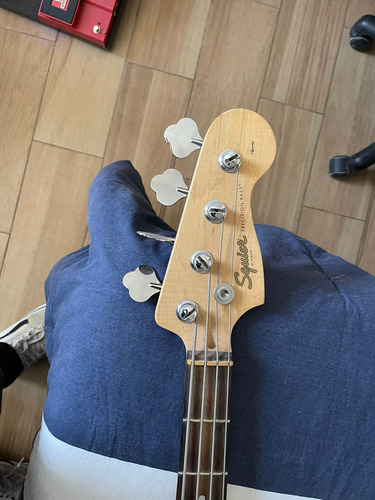 Squier By Fender Precision Bass Diestro Negro Laqueado 4 (Usado)