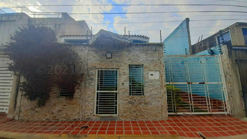 Casa En Venta En Urb. Villas Ingenio Ii, La Morita 23-4859 Jcm