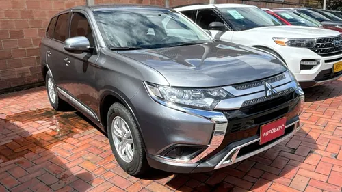 Mitsubishi Outlander Kaiteki Sec 2,4 4x4 7P