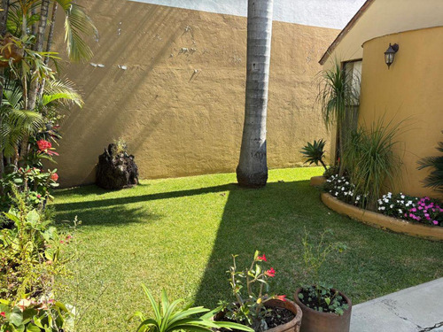 Casa Sola En Lomas De Atzingo, Cuernavaca, Morelos - Iti-2048-cs*