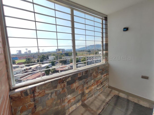 Imagen 8 de 30 de Apartamento Duplex En Venta Urb Los Caobos, Maracay 23-23982 Hc