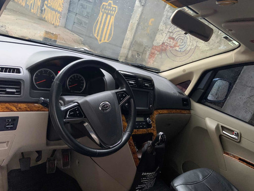 Imagen 7 de 16 de Gonow Starry Van 2015 1.5 Luxury Suv