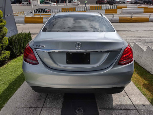 Imagen 2 de 15 de Mercedes-benz Clase C 2018 2.0 200 Cgi Exclusive At