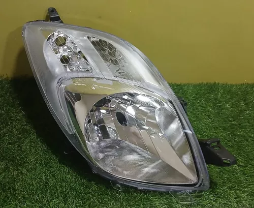 Foco Yaris Derecho 2006-2008