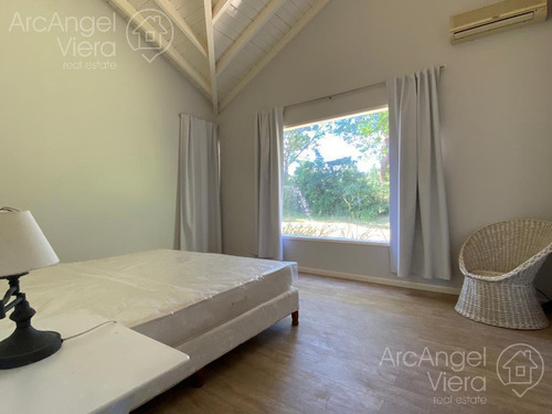 Casa - La Arbolada - En Barrio Priado -punta Del Este
