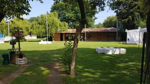 Alquiler Casa Quinta 7000m2 1er Nivel Eventos Fiestas Hospedaje Padel Con Iluminacion Piscina Futbol Quincho 200m2 Parrilla. Excelente Ubicación S/ Asfalto Porton Automatico Parking
