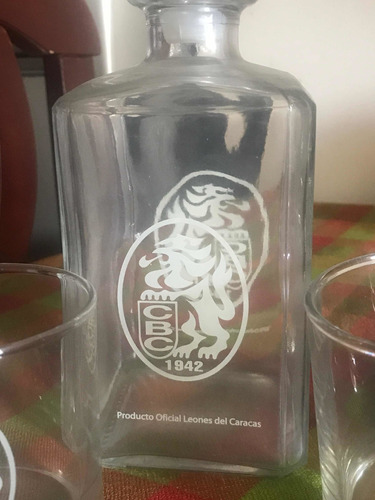 Jarra Para Whisky Con 4 Vasos De Los Leones Del Caracas