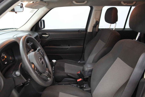 Imagen 9 de 15 de Jeep Patriot 2016 4 Cilindros