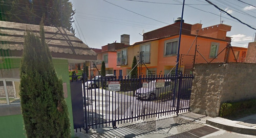 Casa En Venta En Club Jardin, Toluca