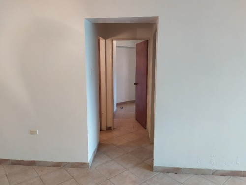 Imagen 15 de 17 de Vendo Apartamento 80m2. Mañongo. Julio 2022. Sandra Niño