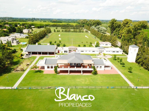 Imagen 4 de 24 de A La Laguna! Excelente Lote De 2.225 En El Barrio Estancias Del Pilar - Laguna