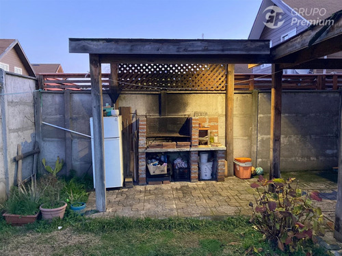 Casa En Venta En Valles Del Country Talca