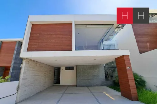 Casa En Venta En Zona Lomas De Angelópolis