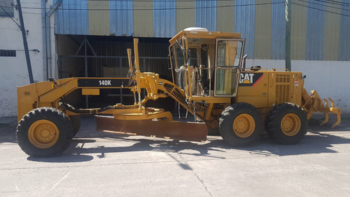 Motoniveladora Caterpillar 140k