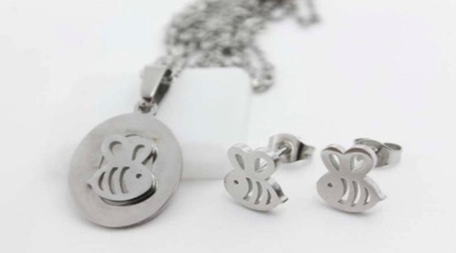 Set Collar Y Aretes Abeja Y Mickey Acero Inoxidable