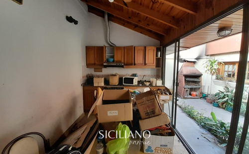 Reservado - Casa - Boedo - 4 Amb C/garage, Patio, Balcón, Quincho Y Parrilla S/lote Propio. - 218m²