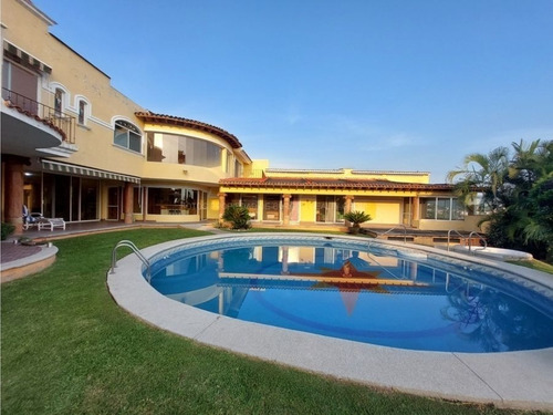 Casa En Condominio De Lujo En Residencial Bugambilias A 15 Minutos De Cuernavaca