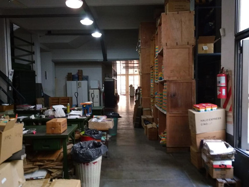 Retasado Gran Local En San Telmo 2000 M2 900 M2 De Terraza. Eeuu Y Defensa.