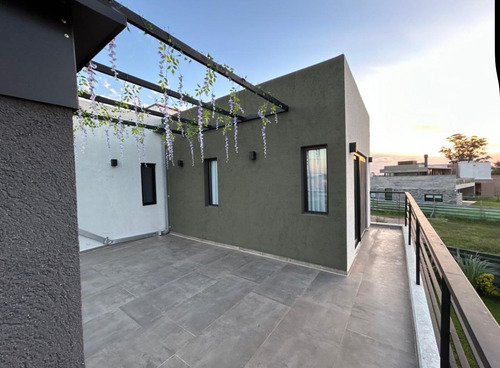 Venta Casa 3 Dormitorios Santa Clara Al Sur Con Cochera