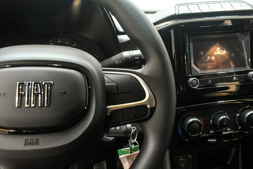 Fiat Strada 1.4 8v Freedom Cd