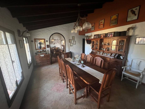 Chalet En Venta En Castelar Sur