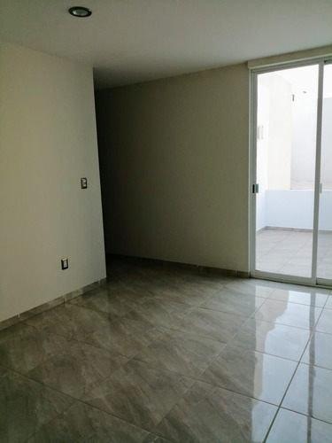 Hermosa Residencia En La Condesa Juriquilla, Estudio O 4ta Rec En Pb, Jardín,.