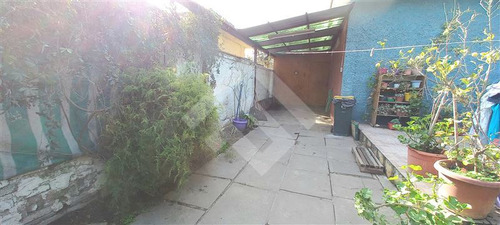 Casa En Venta De 5 Dormitorios En La Reina