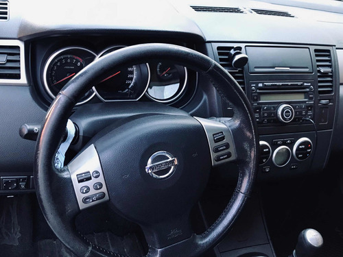 Imagen 7 de 14 de Nissan Tiida 2011 1.8 Tekna 5 P