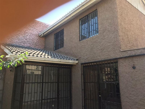 Casa En Venta De 2 Dorm. En La Florida