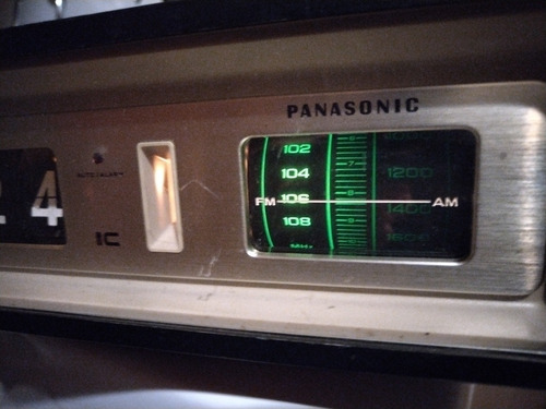 Vintage 1970's Panasonic Rc-6551 Reloj Flip Alarma Radio (Usado)